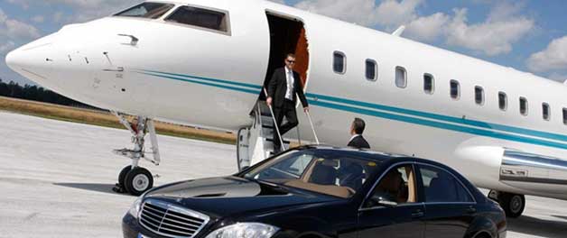 Airport taxi: For your easy movement to the destination